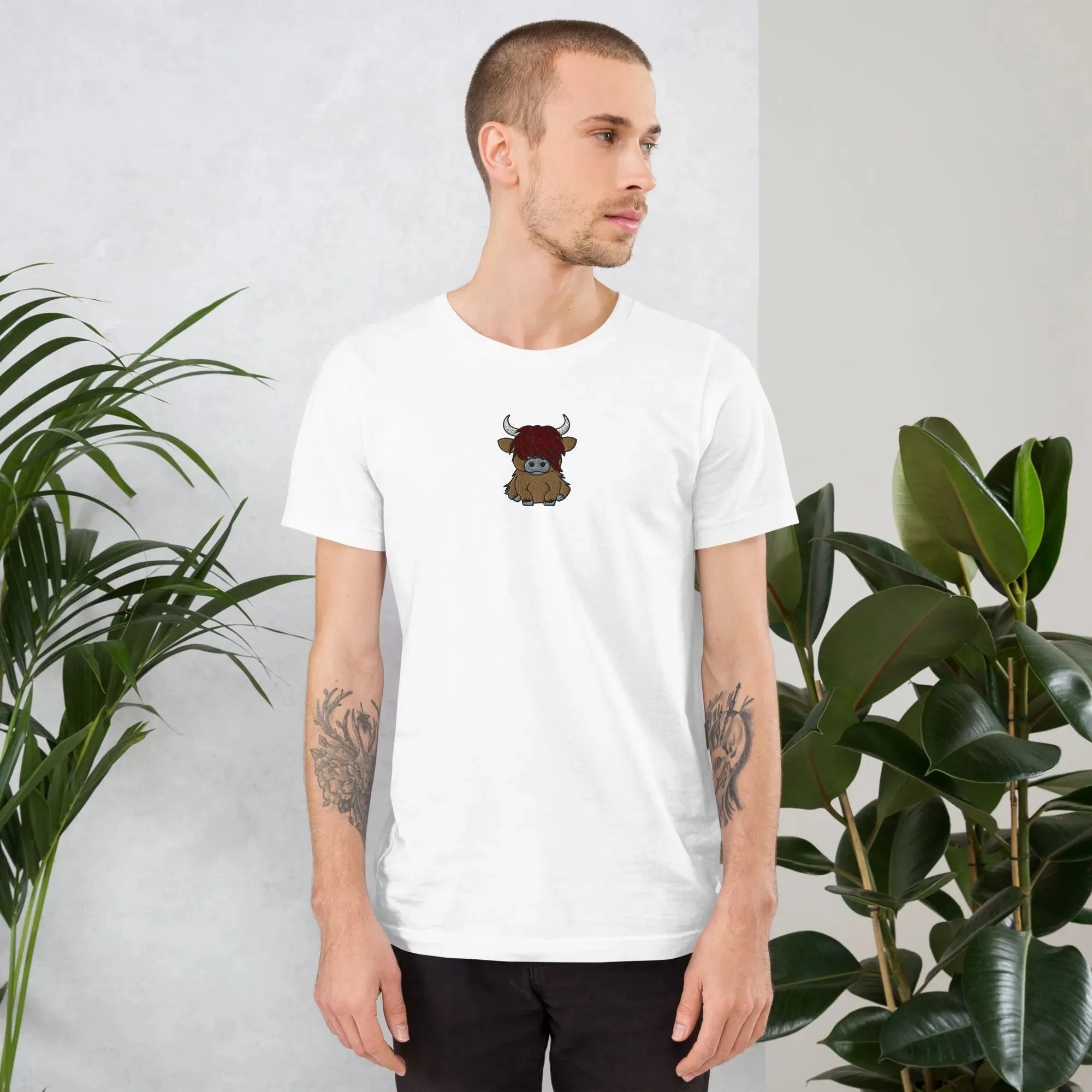 Scottish Highlands Cow Embroidered T-Shirt - The Global Wanderer