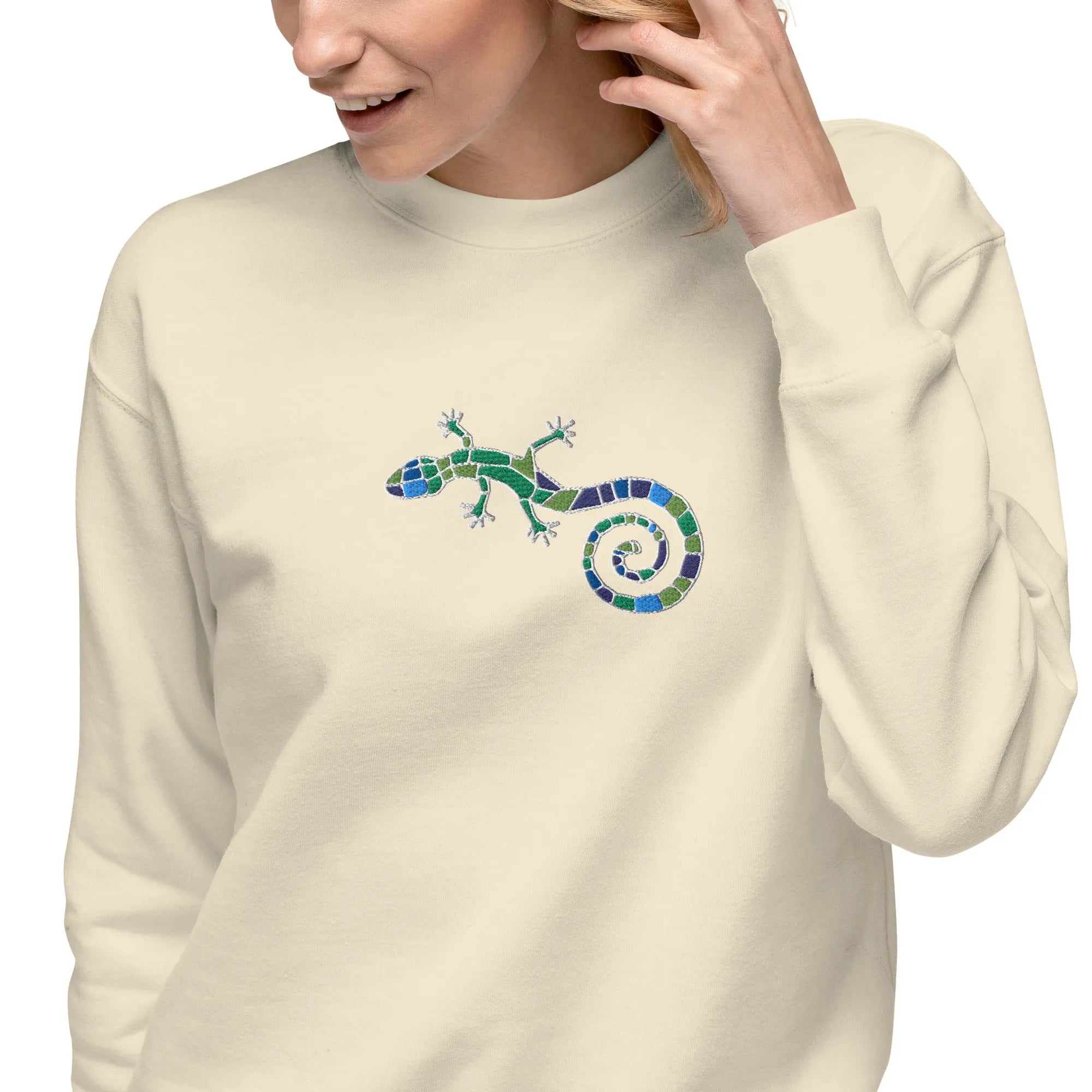 Spanish Mosaic Lizard Embroidered Sweatshirt - The Global Wanderer