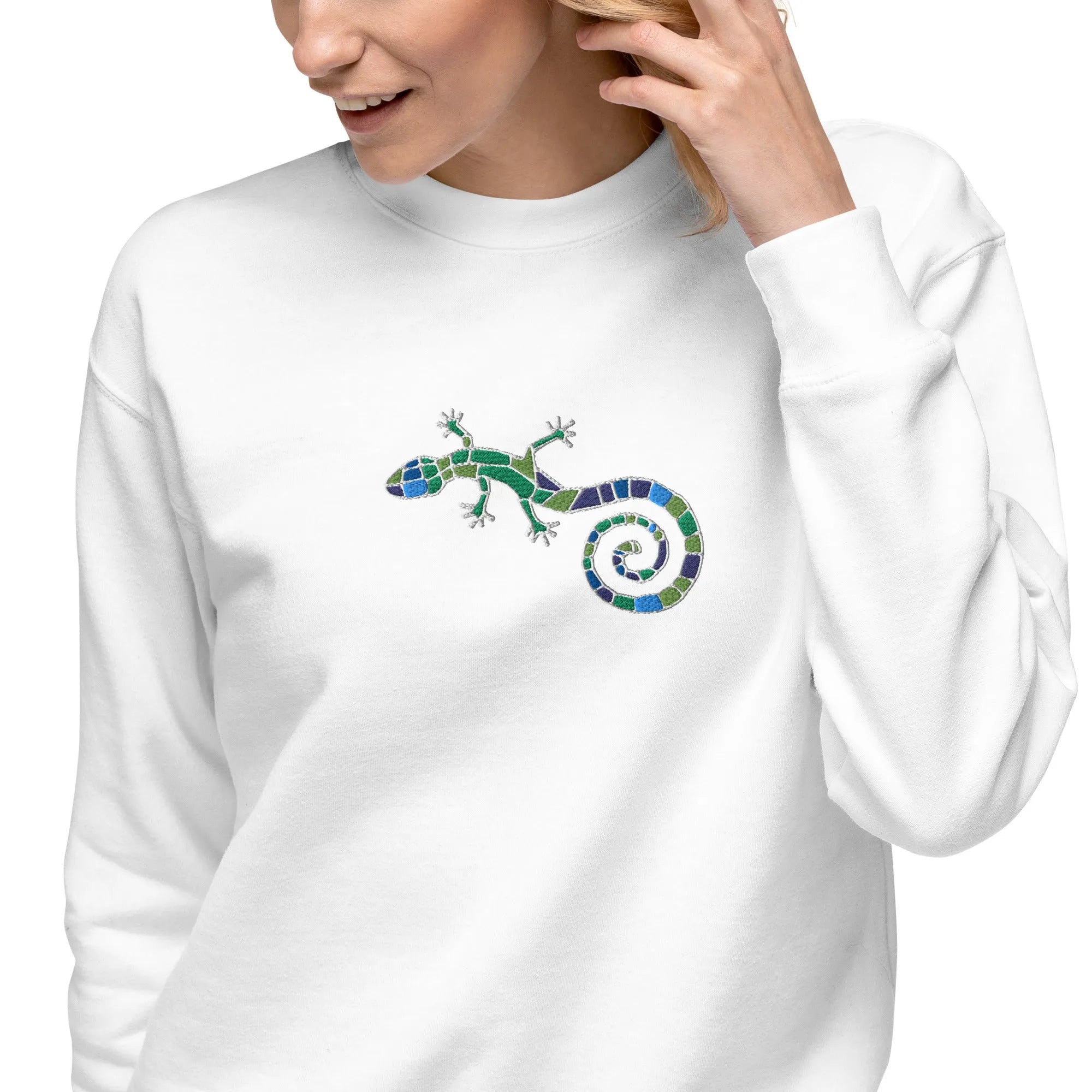 Spanish Mosaic Lizard Embroidered Sweatshirt - The Global Wanderer