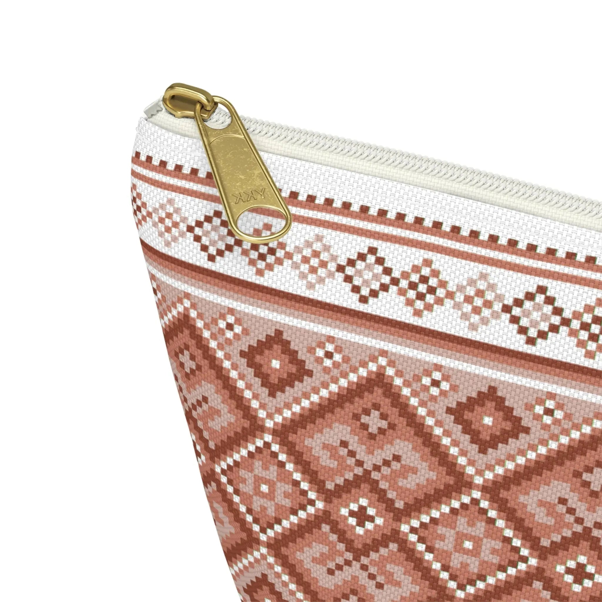 Ukrainian Vyshyvanka Pouch - The Global Wanderer