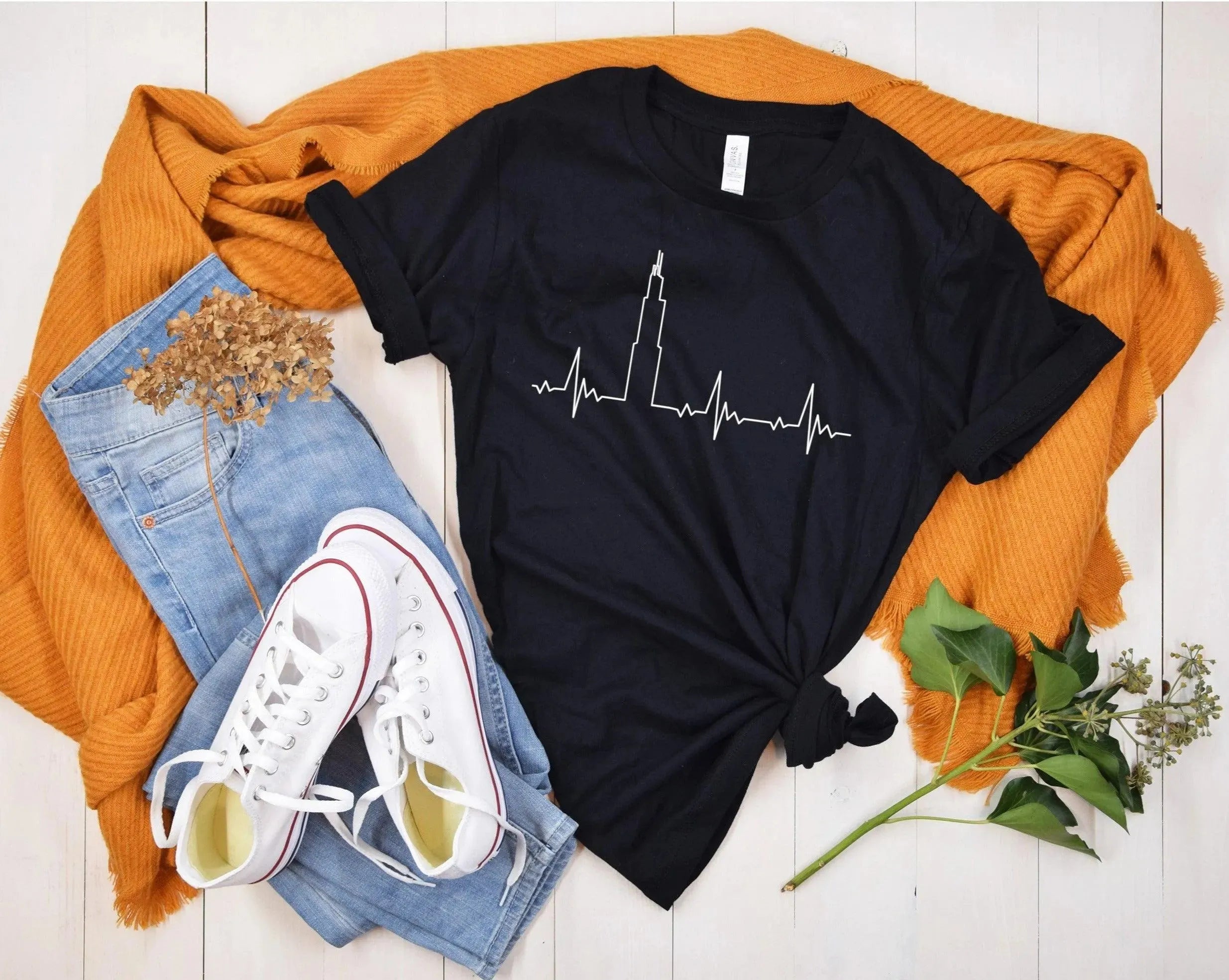 Chicago Love T-Shirt - The Global Wanderer