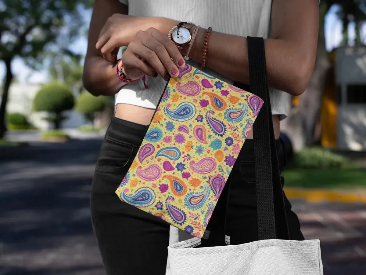 Pouches - The Global Wanderer