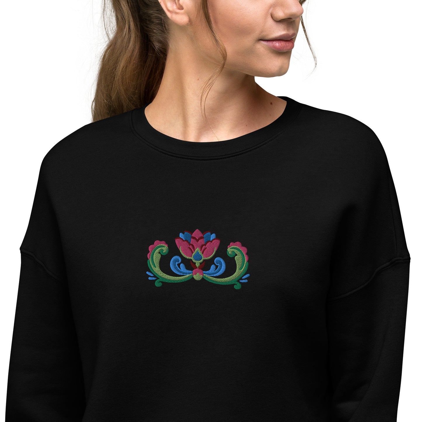 Norwegian Rosemaling Cropped Sweatshirt - The Global Wanderer