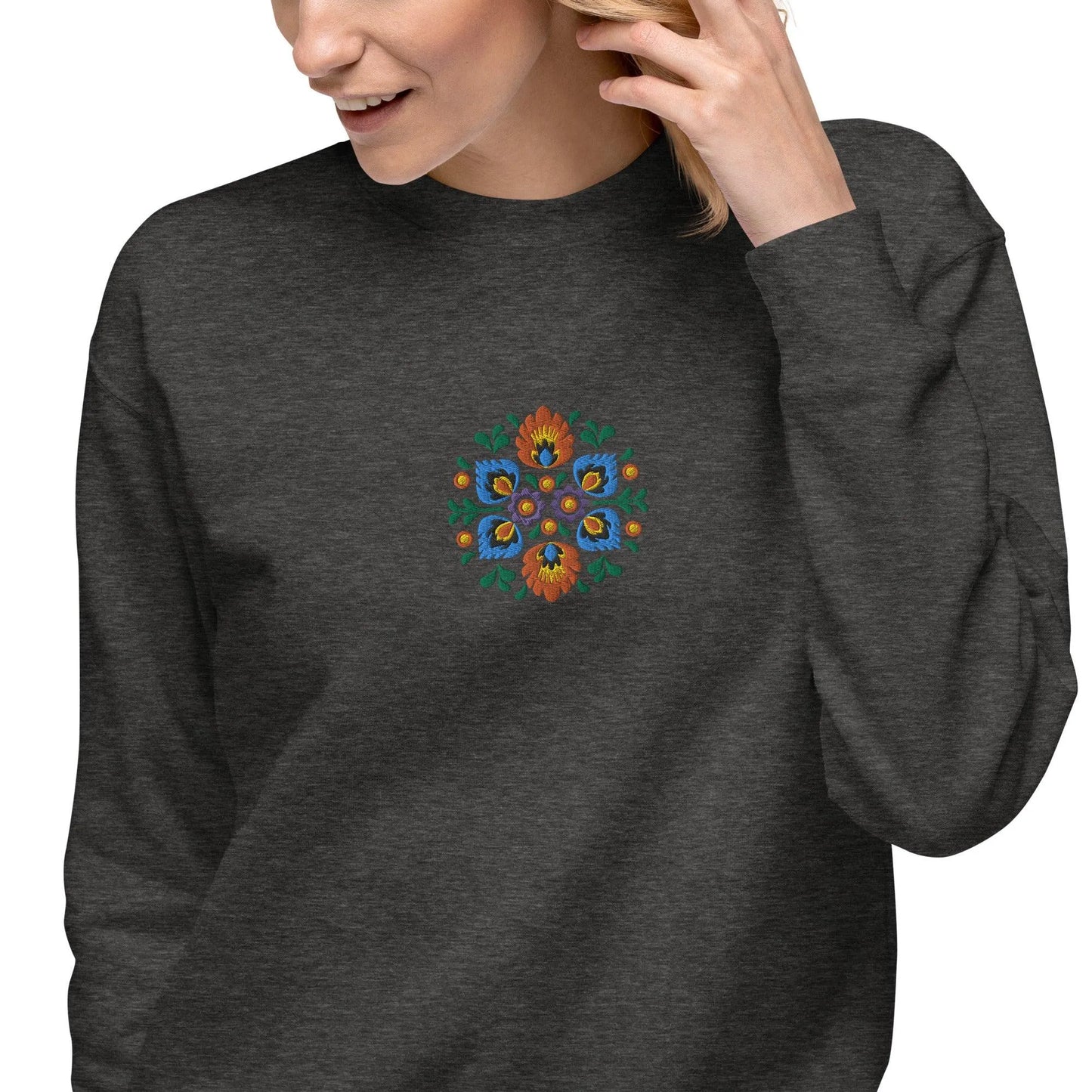 Polish Wycinanki Sweatshirt - Embroidered - The Global Wanderer