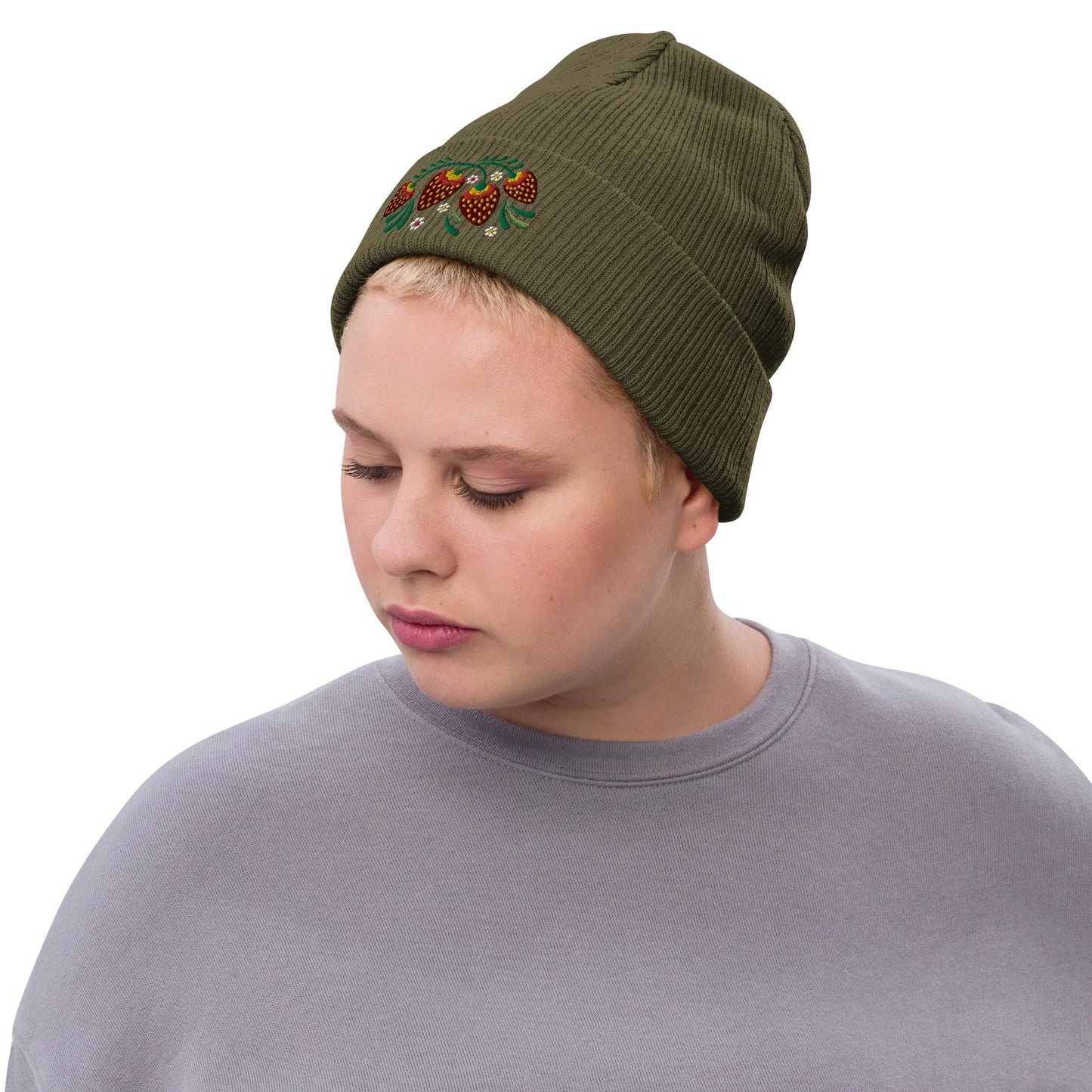 Russian Khokhloma Embroidered Beanie - The Global Wanderer