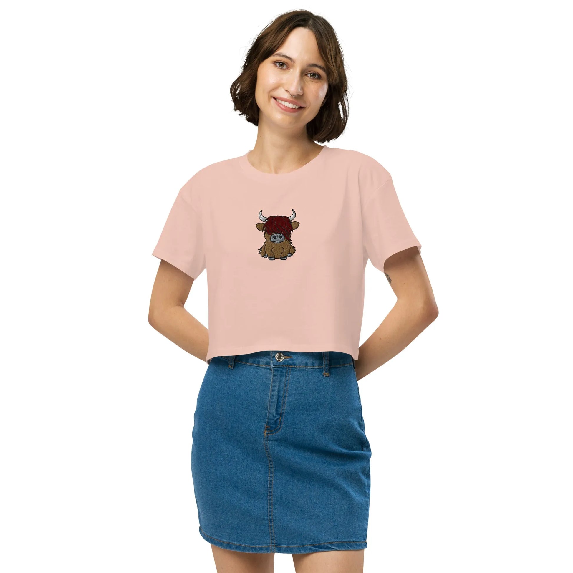 Scottish Highland Cow Embroidered Cropped T-Shirt - The Global Wanderer