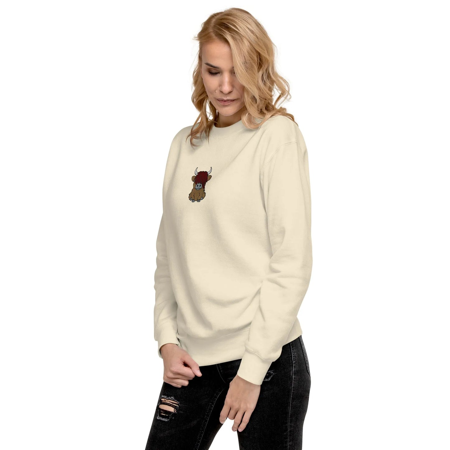 Scottish Highland Cow Sweatshirt - Embroidered - The Global Wanderer