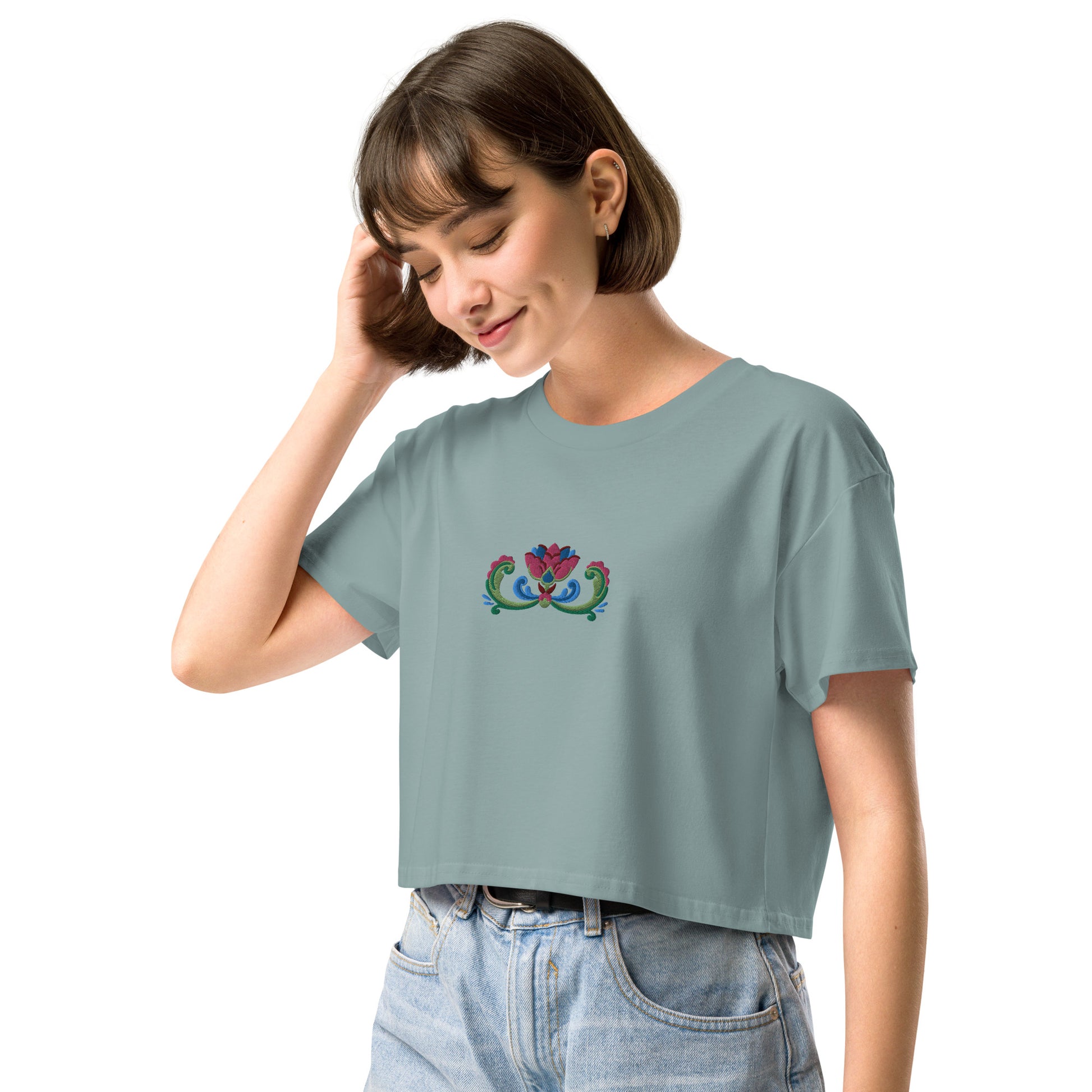 Norwegian Rosemaling Embroidered Cropped T-Shirt - The Global Wanderer